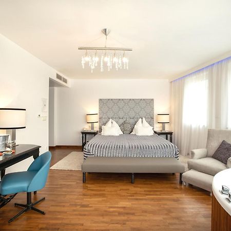 Boutique Hotel Szarcsa セーケシュフェヘールヴァール エクステリア 写真